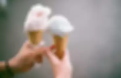 Es krim dalam cone.
