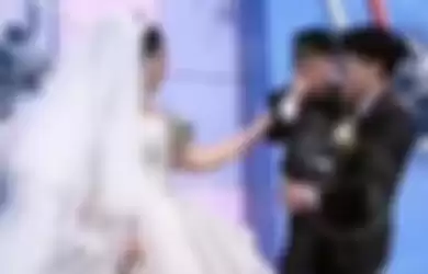 Adik mempelai pria nangis kejer di acara pernikahan sang kakak usai tahu siapa sosok pengantin wanita.
