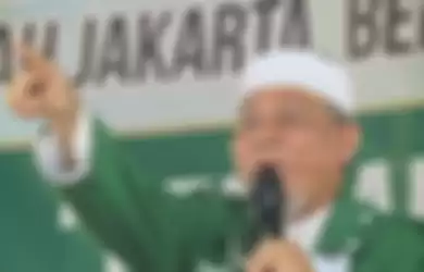 Abdul Qadir Hasan Baraja pendiri Khilafatul Muslimin mengaku dapat hikmah usaoi mengebom Candi Borobudur. Ini foto sosoknya. 