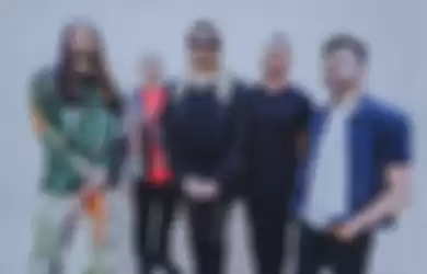 Kolaborasi Steve Aoki X Taking Back Sunday dalam single 'Just Us Two'