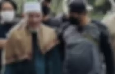 Pemimpin tertinggi Khilafatul Muslimin punya dendam gegara anaknya jadi korban pembantaian TNI di Lampung. Pantas ngotot bikin negara sendiri.