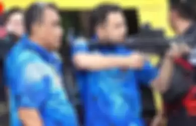 Nagita Slavina sampai kaget lihat foto suaminya jadi jago tembak. Raffi Ahmad jadi juara karena jenderal baret jingga ini.