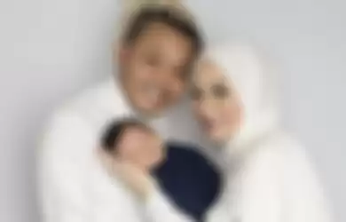 Nathalie Holscher, berjanji tidak akan memisahkan putranya, Adzam Adriansyah Sutisna dengan ayahnya, Sule.