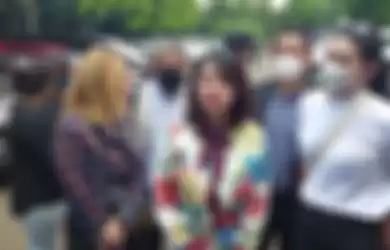 Dewi Perssik menghadiri sidang perdana kasus perceraiannya dengan Angga Wijaya di PA Jakarta Selatan