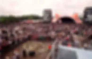 Tragedi saat set Pearl Jam di Festival Roskilde Denmark tahun 2000 yang memakan korban jiwa dalam kerumunan penonton