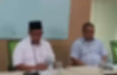 Presiden Aksi Cepat Tanggap (ACT) Ibnu Khajar (kanan)