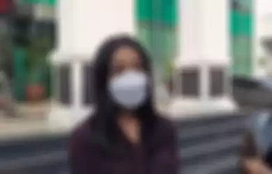 Nirina Zubir saat ditemui Grid.ID di Pengadilan Negeri Jakarta Barat, Selasa (5/7/2022).