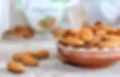 Kacang almond menjadi salah satu makanan yang dapat mengatasi susah tidur.