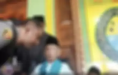 Begini alasan kiai Jombang menolak mentah-mentah anaknya ditangkap polisi. Foto mantan personel Slank ikut digeruduk.