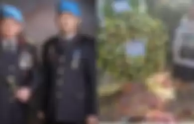 Brigadir J bersama Kadiv Propam Polri, Irjen Ferdy Sambo (kiri) dan foto pemakaman Brigadir J di Kabupaten Muaro Jambi, Jambi (kanan). Ada tiga hal yang terjadi pascapenembakan Brigadir J di rumah dinas Irjen Ferdy Sambo sebelum kasus diungkap ke publik. 