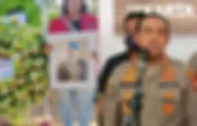 Disebut Oleh IPW 'Ada yang Disembunyikan Polisi' Soal Austopsi Brigadir J, Begini Respon Para Jendral Polisi  Ketika Kuasa Hukum Brigadir J Beberkan Bukti Ini di Hadapannya