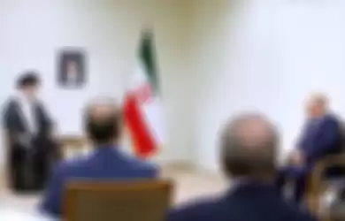 Presiden Putin bertemu dengan Ayatollah Ali Khomeini