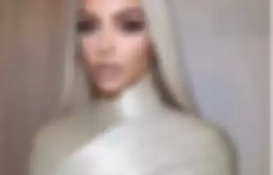 Kim Kardashian bergaya ala Rapunzel dalam sesi pemotretan
