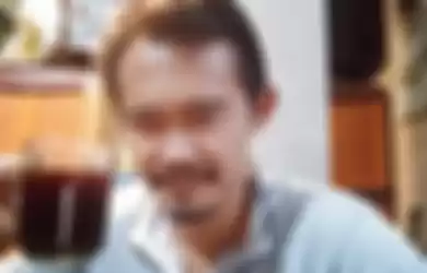Sopir mobil dinas Bakamla yang meninggal dunia bersama mantan Danseskoal ternyata prajurit TNI AL aktif. Ini foto wajah korban.