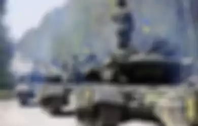 Ilustrasi pasukan Ukraina dan konvoi tank T-64BM melakukan serangan balasan ke Rusia