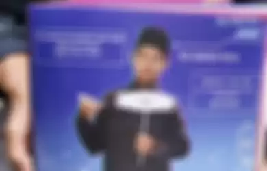 Ada 12 santri jadi terangka usai keroyok juniornya sampai tewas gegara masalah sepele sebelum salat Subuh. Foto korban ditangisi.