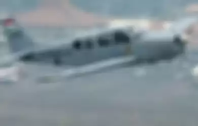 Lettu Yudistira pilot pesawat TNI AL yang jatuh kerap ikut misi penting. Pesawatnya ditemukan dalam kondisi begini di Selat Madura.