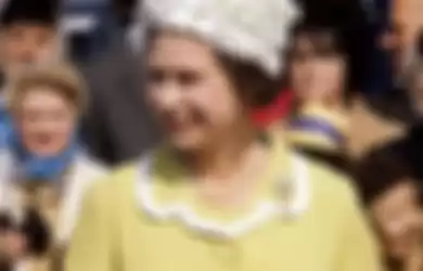 Deretan potret Ratu Elizabeth II saat mengenakan semasa hidupnya.