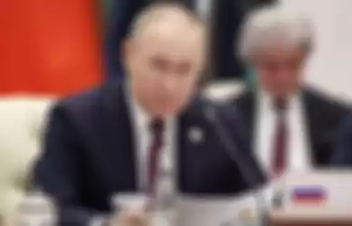 Presiden Rusia, Vladimir Putin disebut telah siaga satu dengan kemungkinan pecah perang dunia 3 gunakan senjata nuklir