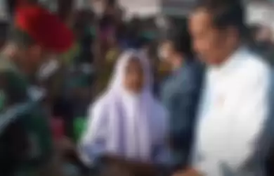 Curhat HP-nya Rusak, Pelajar SMA di Buton Dapat Ganti dari Presiden, Malah Punya Nyali Minta Nomor Pribadi Jokowi  