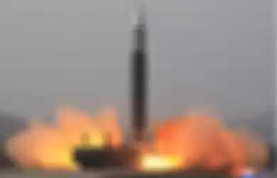 Peluncuran The Hwasong-17 yang merupakan rudal balistik terbesar Korea Utara