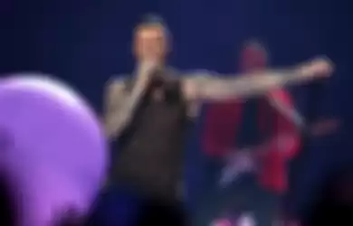 Maroon 5 kembali ke panggung pertama kali setelah Adam Levine kesandung skandal