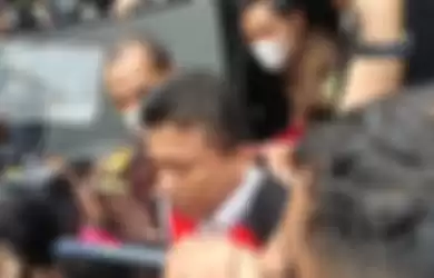 Ferdy Sambo saat keluar dari Gedung Jaksa Agung Muda Tindak Pidana Umum, Jakarta Selatan, Rabu (5/10/2022)