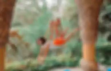 Inilah 3 foto aesthetic Gisel saat melakukan gerakan yoga di Bali. Netizen malah ikut menyenggol Nobu. 