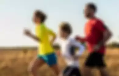 Manfaat lari pagi baik untuk tubuh, inilah 3 hal yang harus diperhatikan sebelum mengajak anak-anak olahraga