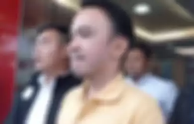 Ruben Onsu baru saja menjalani pemeriksaan sebagai saksi korban atas pencurian toko ke miliknya di Polres Metro Jakarta Selatan, Senin (17/10/2022).
