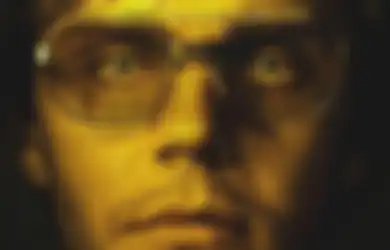 Di-'banned' eBay, Ini Foto-foto Kostum Jeffrey Dahmer yang Sempat Dijual, Ada Sepatu 'Daging'