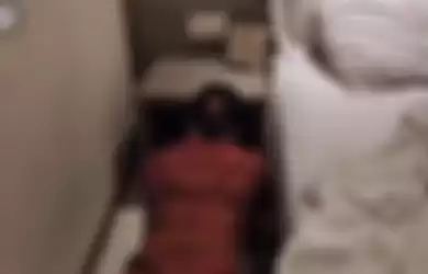 Tato milik pemeran video viral 16 menit tersingkap. Foto wanita kebaya merah dalam posisi begini sampai dicari-cari netizen.