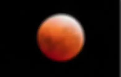 Begini cara foto gerhana bulan total pakai kamera HP kesayangan kita. Jadi, kita bisa langsung coba di rumah kok. 