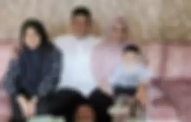 Netizen begitu geram melihat foto sosok ayah yang tega bacok anak sendiri hingga tewas di Depok. Betul-betul keji. 