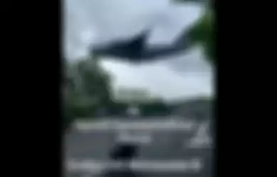 Video viral pesawat jumbo Boeing C-17 Globemaster III milik AS yang mendarat di Bandara Internasional I Gusti Ngurah Rai Bali.