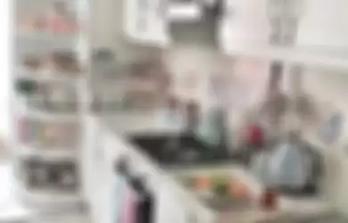 Pemilik rumah minimalis ingin foto dapur mungil selalu terlihat baru? Nah, lakukan 7 cara simpel ini setiap hati yuk. 