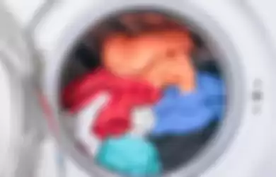 Ilustrasi cucian basah di mesin cuci