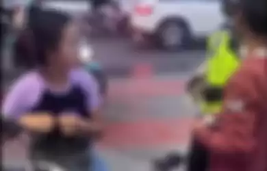 Netizen menjerit gegera polisi hentikan pemotor tanpa helm