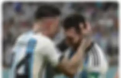 Dua punggawa timnas Argentina, Enzo Fernandez dan Lionel Messi