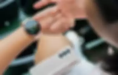Caca Tengker gunakan Galaxy Watch5 Series