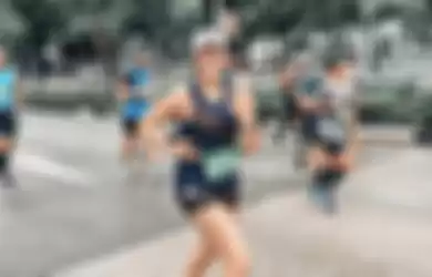 Inilah deretan foto bucin Gisel saat ikut lari maraton bareng kekasihnya, Rino Soedarjo. Gisel sakit hati disentil video 19 detik.