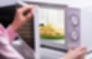 Daftar makanan dan minuman yang sebaiknya jangan masuk dalam microwave