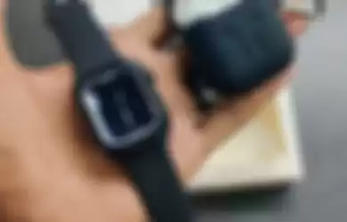 Apple Watch Series 7 dan AirPods