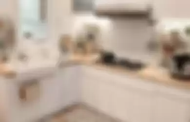 Begini trik desain dapur kotor dengan penampilan yang terlihat aesthetic. Rahasia foto interior rumah minimalis terbongkar.