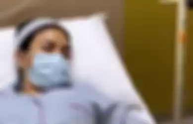 Nikita Mirzani Dilarikan Ke Rumah Sakit Karena Hal Ini Meski Masih Ditahan.