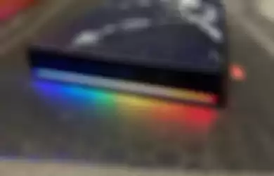 Lampu RGB di HDD Seagate FireCuda Black Panther