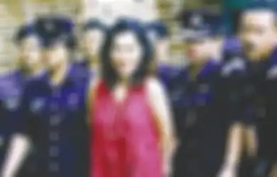 Senyum Semringah Mona Fandey si Dukun yang Habisi Nyawa Politikus