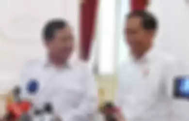 Dalam HUT Partai Gerindra ke-15, Prabowo Subianto persilahkan kader keluar partai jika tak setuju dirinya gabung pemerintahan Jokowi.