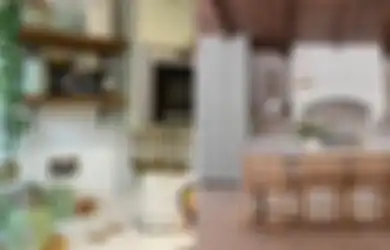 6 Potret Dapur Warna Hijau Sage yang Bisa Jadi Inspirasi Pemula