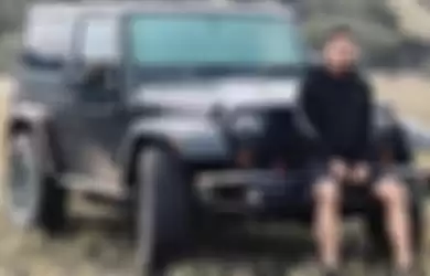 Potret Mario Dandy dan mobil Jeep Rubicon nya